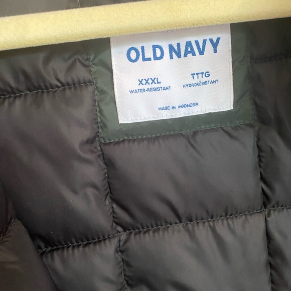NWT Old Navy Water -Resistant Grid-Quilted Zip Puffer - Picture 4 of 12